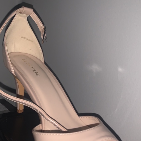 New Le chateau neutral heels - Picture 2 of 3